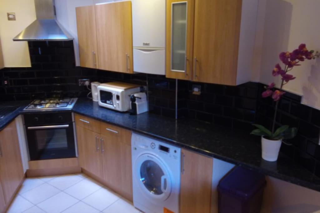 Must See, Quality 1 Bed, Romford, 20 Mins C.London Exterior photo